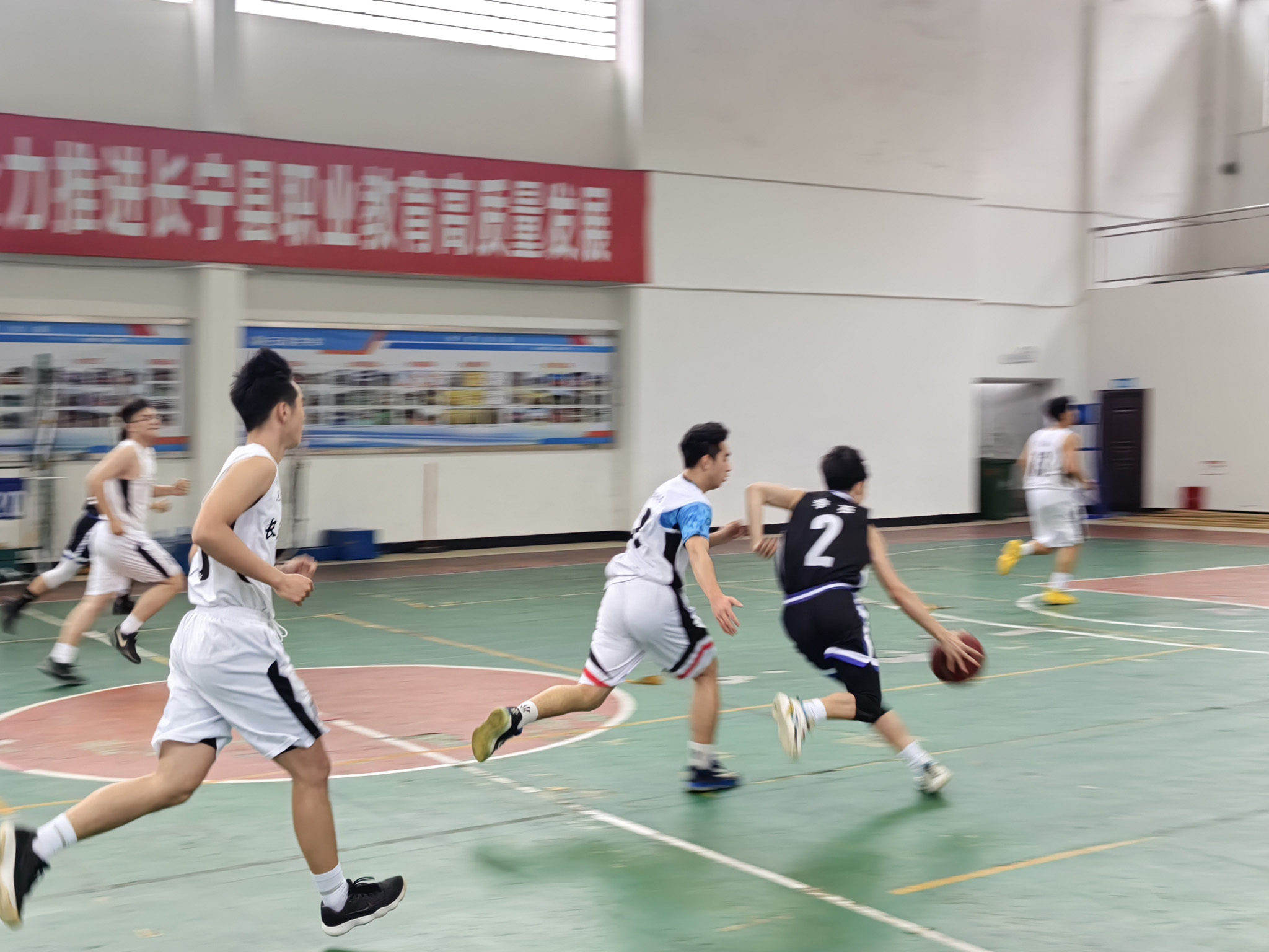 以球育人显成效 五育并举结硕果 长宁职校男女篮球队双双斩获县篮球赛高中组冠军